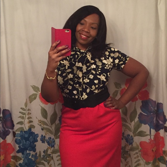 Meet Your Posher Gina!! - Picture 2 of 5