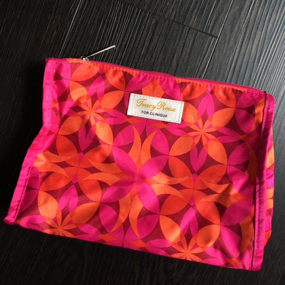 ⚠️NWOT Clinique Makeup Bag