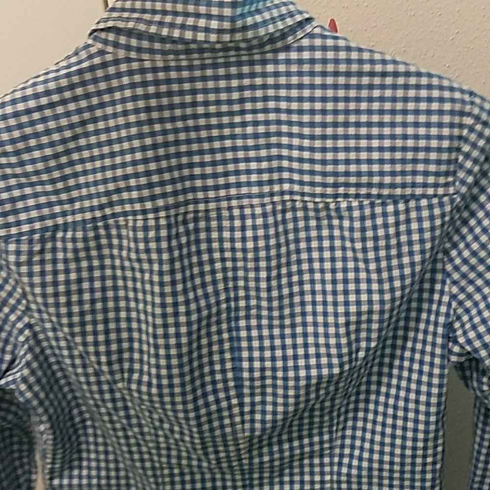 Vineyard Vines Button Down - image 3