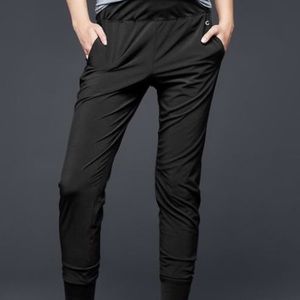 Gapfit Highwaist Studio Joggers