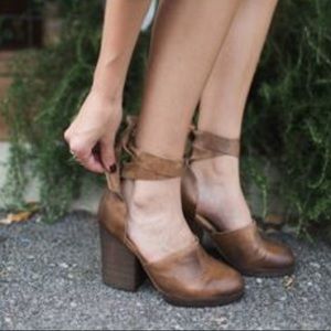 cora wrap heel