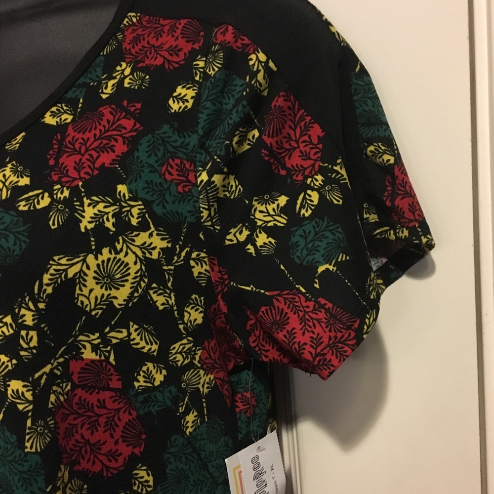 LuLaRoe XL Floral Classic T