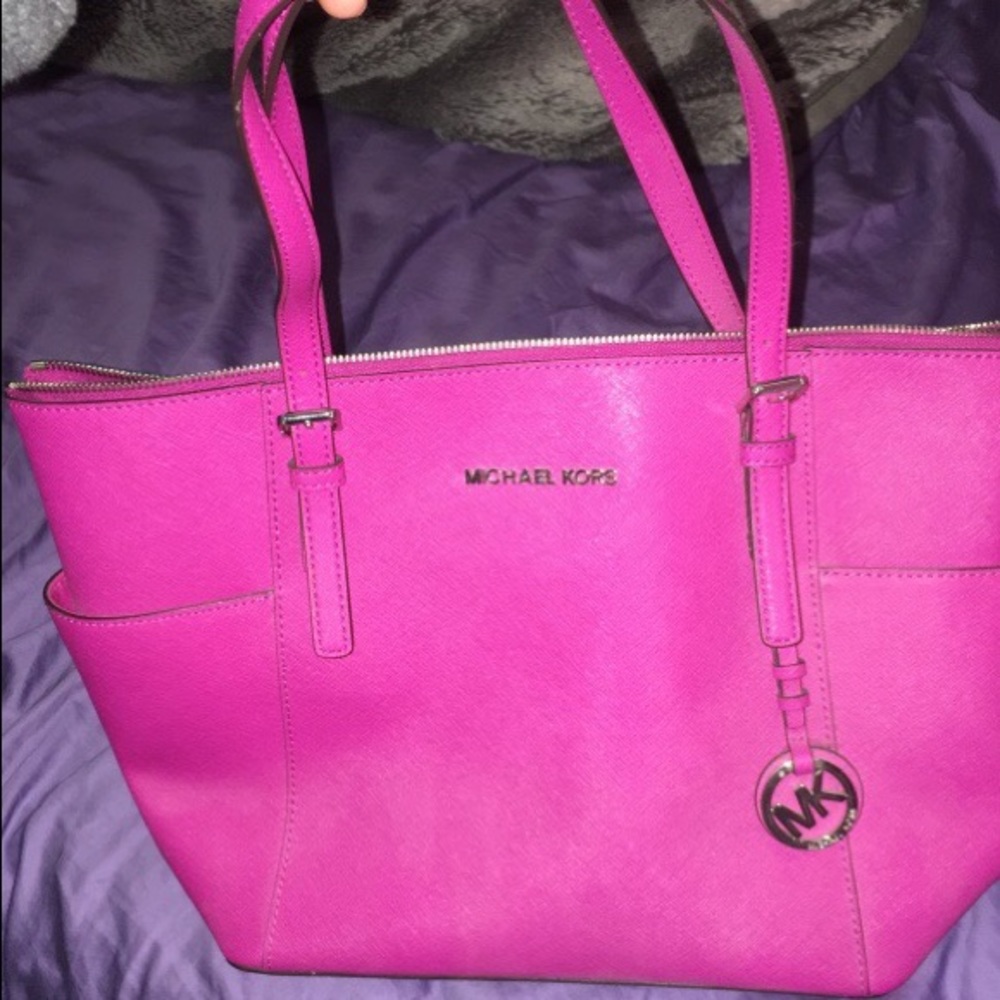 Michele kors pink purse