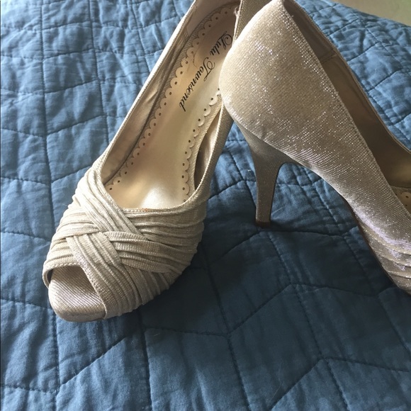 PLATINUM GOLD HEELS - Picture 3 of 3