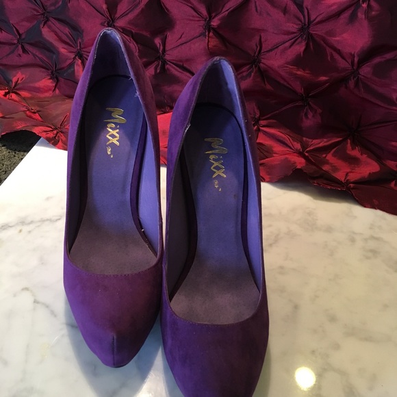 Shoes - Picture 2 of 3