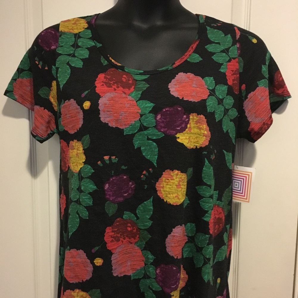 XL Floral LuLaRoe Classic T.