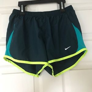 Nike Outlet Tempo Shorts