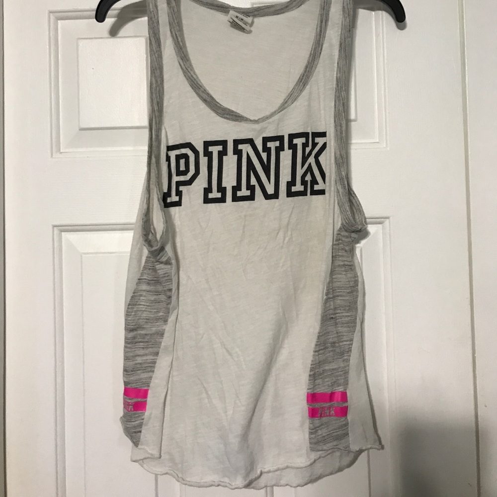 {{white VS PINK tank}}