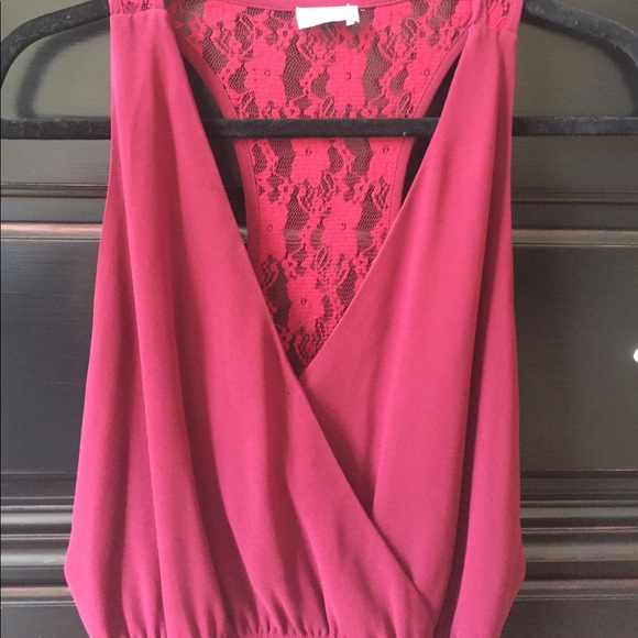 LACE BACK MAROON DRESS - Picture 2 of 4