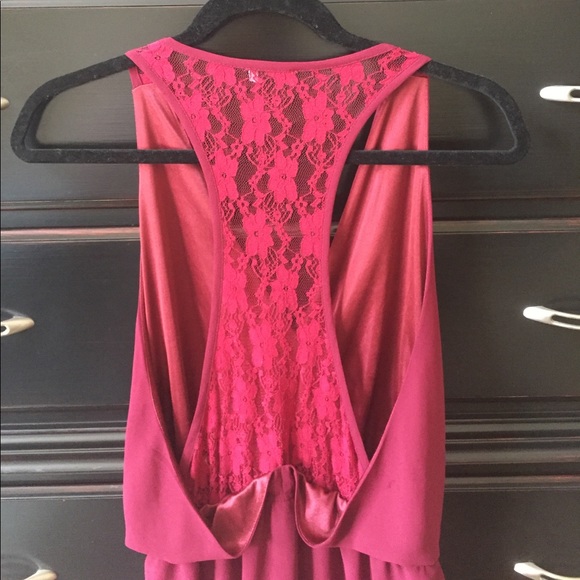 LACE BACK MAROON DRESS - Picture 3 of 4