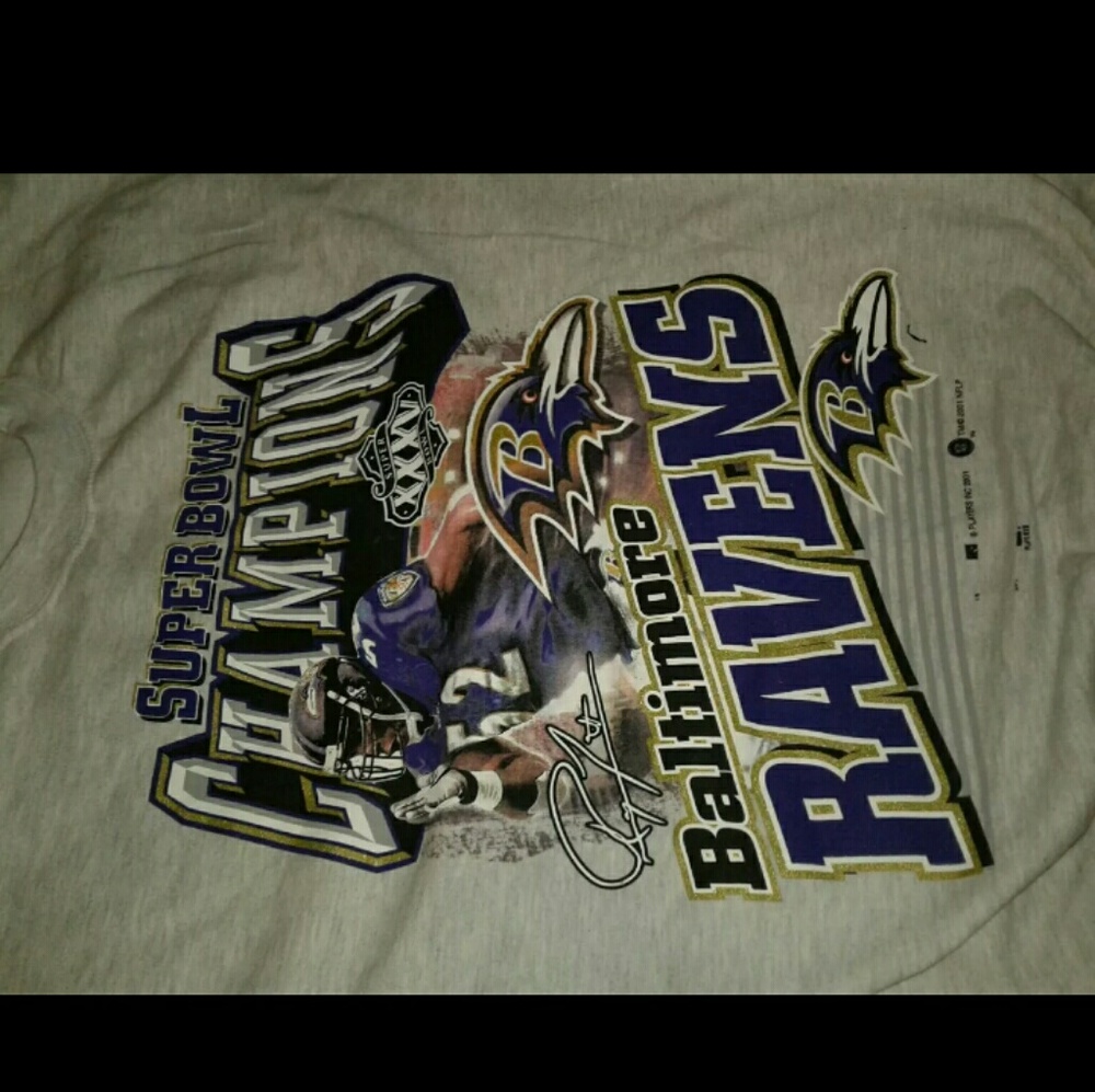 Raven's sweat shirt