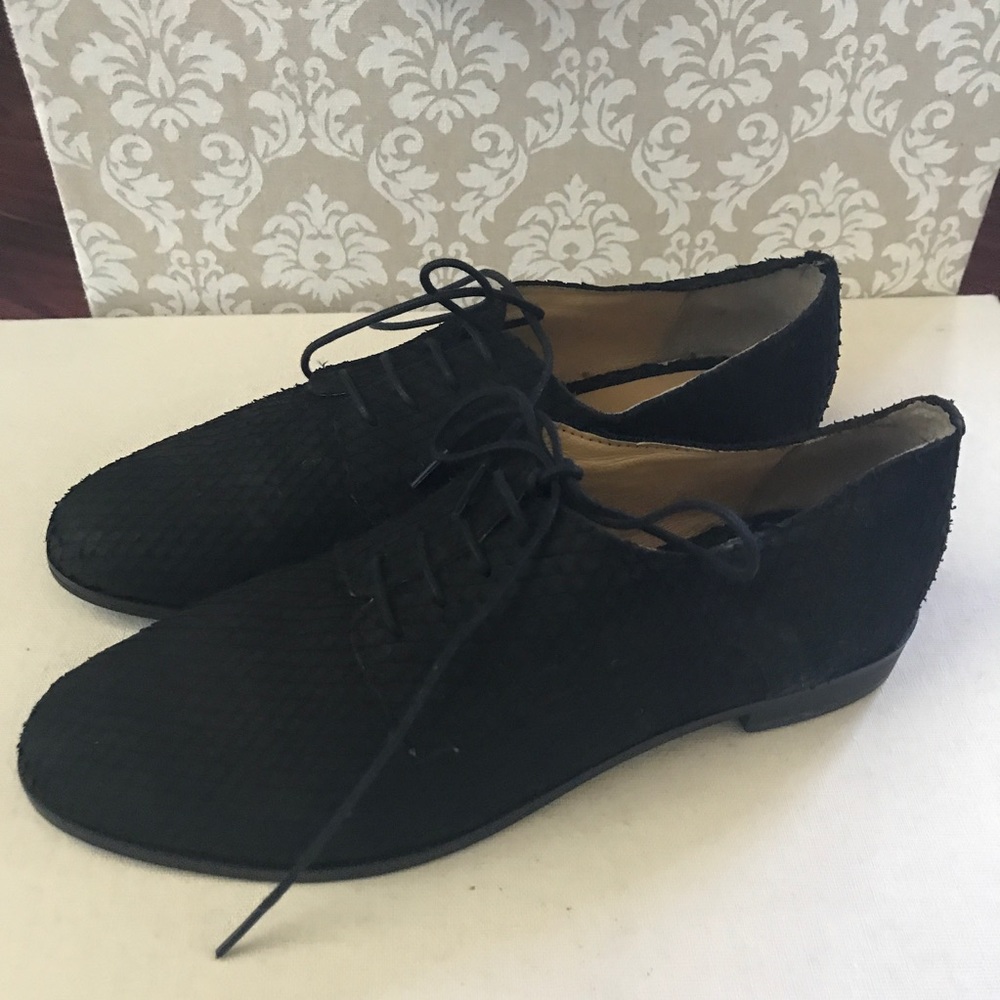 Black Leather Oxford
