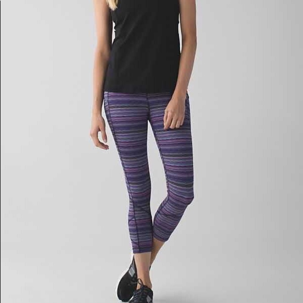 Lululemon pace rival crop. Size 6