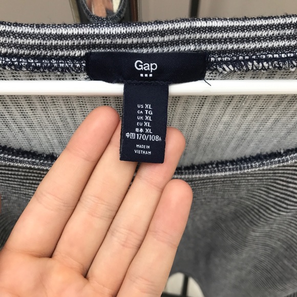 Striped Gap Sweater - Picture 3 of 3