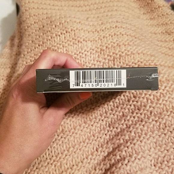 NEW! RealHer Neutral Eyeshadow Palette - Picture 5 of 6