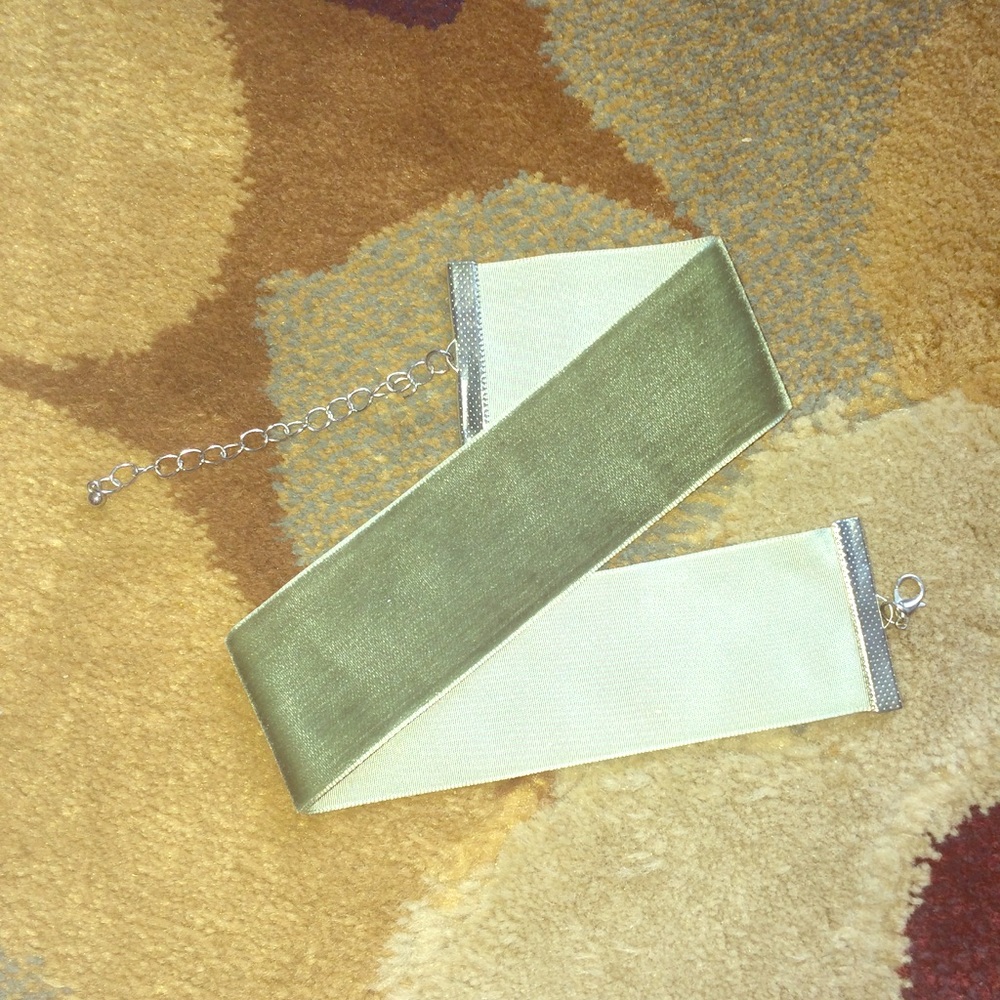 Green Wide Choker