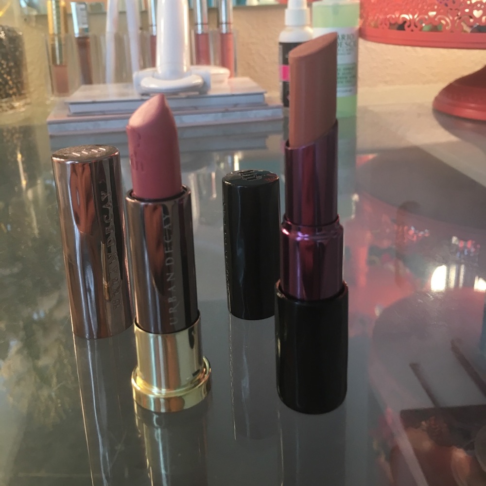 Urban decay lipsticks (stark naked, criminal)