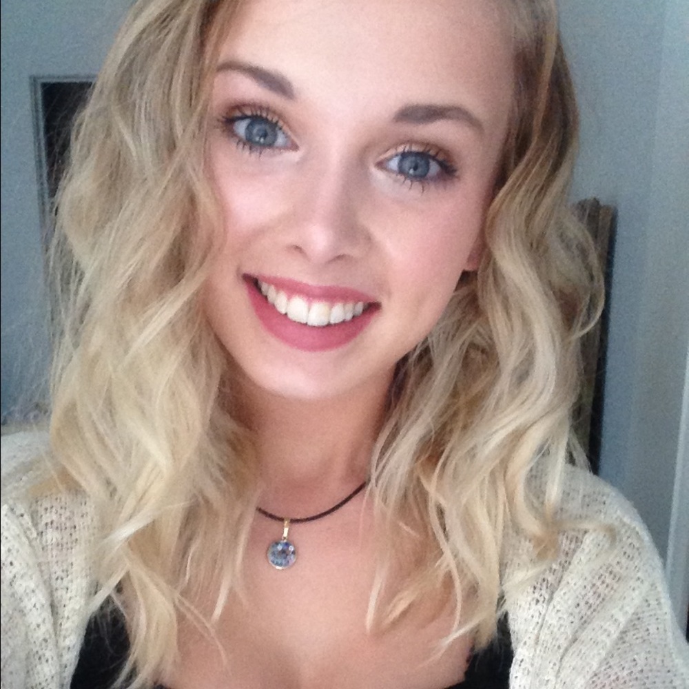 Meet your Posher, Sarina
