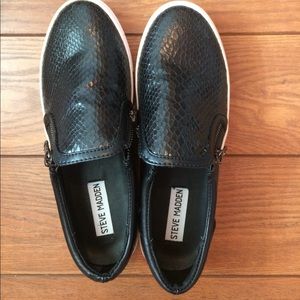 Steve Madden zipper slip on shoes