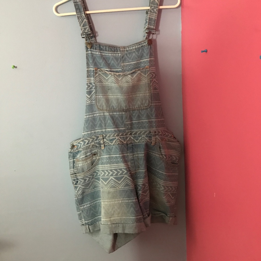 Overall shorts