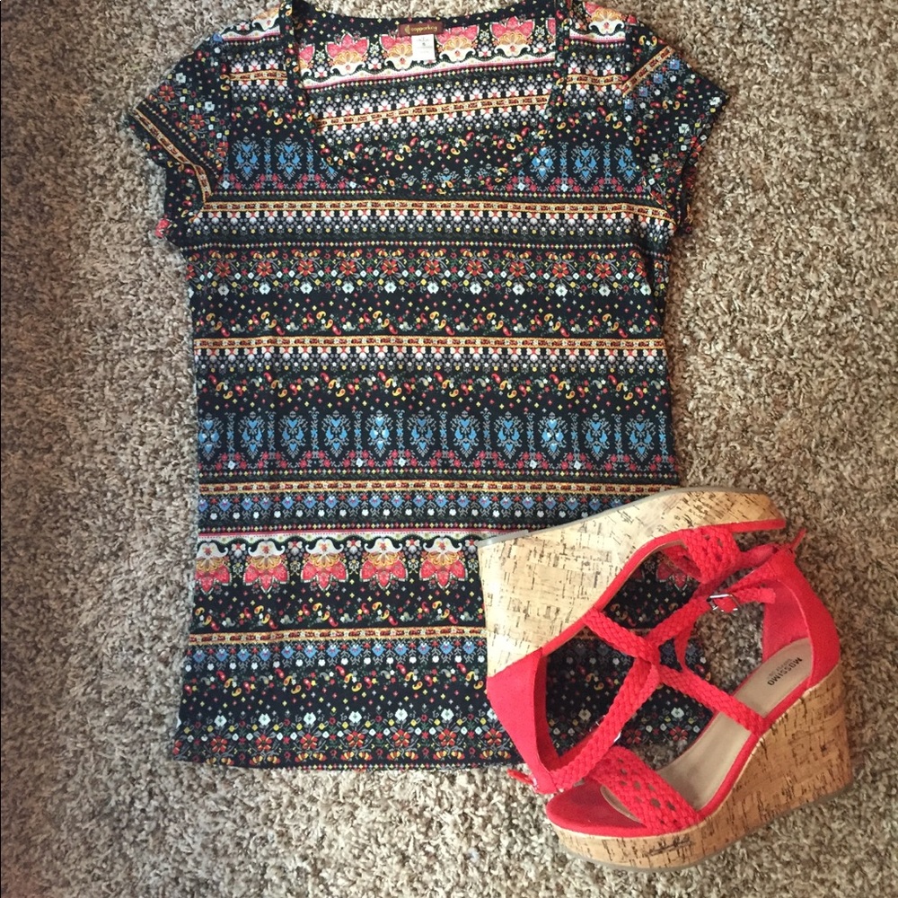 Short sleeve, light-weight tee