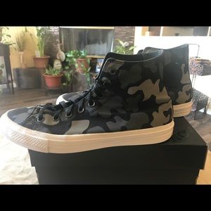 ‼️HIGH TOP ARMY PRINT CONVERSE‼️