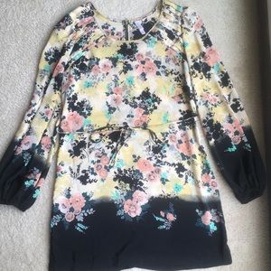 🚨🚨MOVING SALE!🚨🚨 Lovely shift dress.