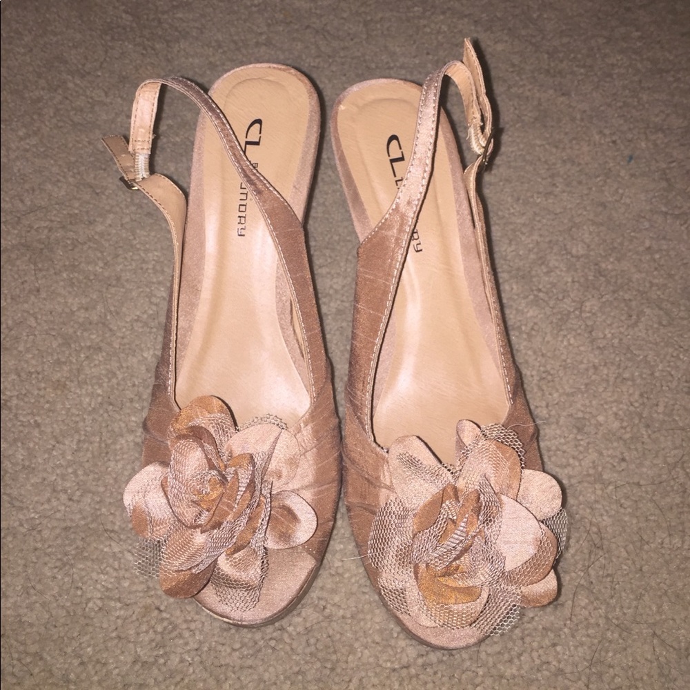 SOLD Nude heels with a flower