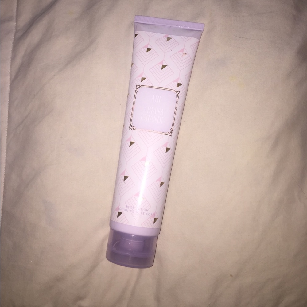 Limited Edition Ariana Grande "Ari" Body Lotion