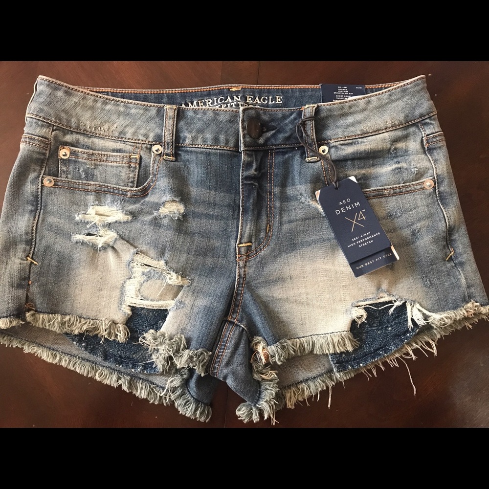 NWT- American Eagle Shortie Jean Shorts