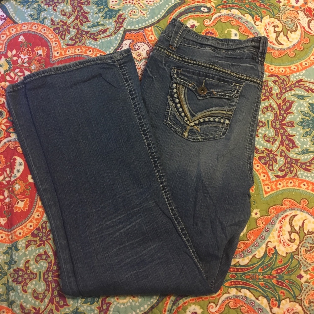 Medium wash Trademark jeans. 18