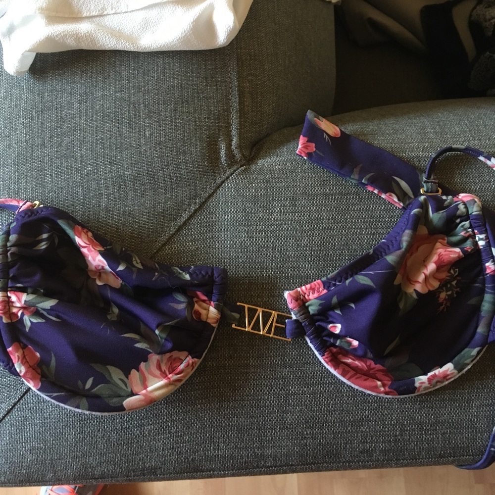 Wild fox bikini top
