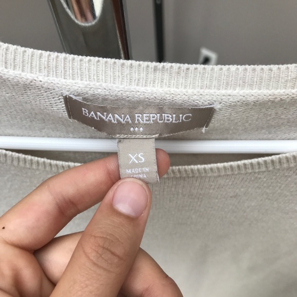 Banana Republic Sweater - Picture 3 of 4