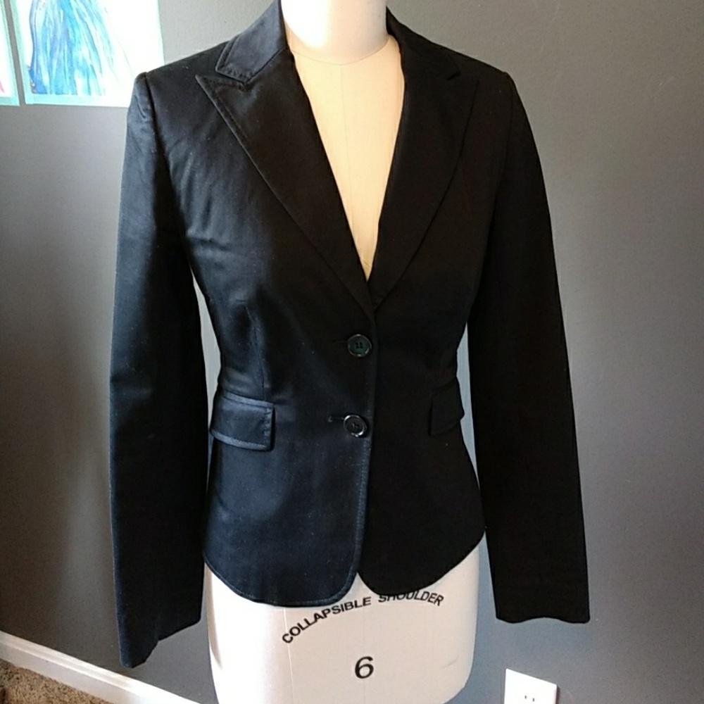Black fitted jacket with two button closure