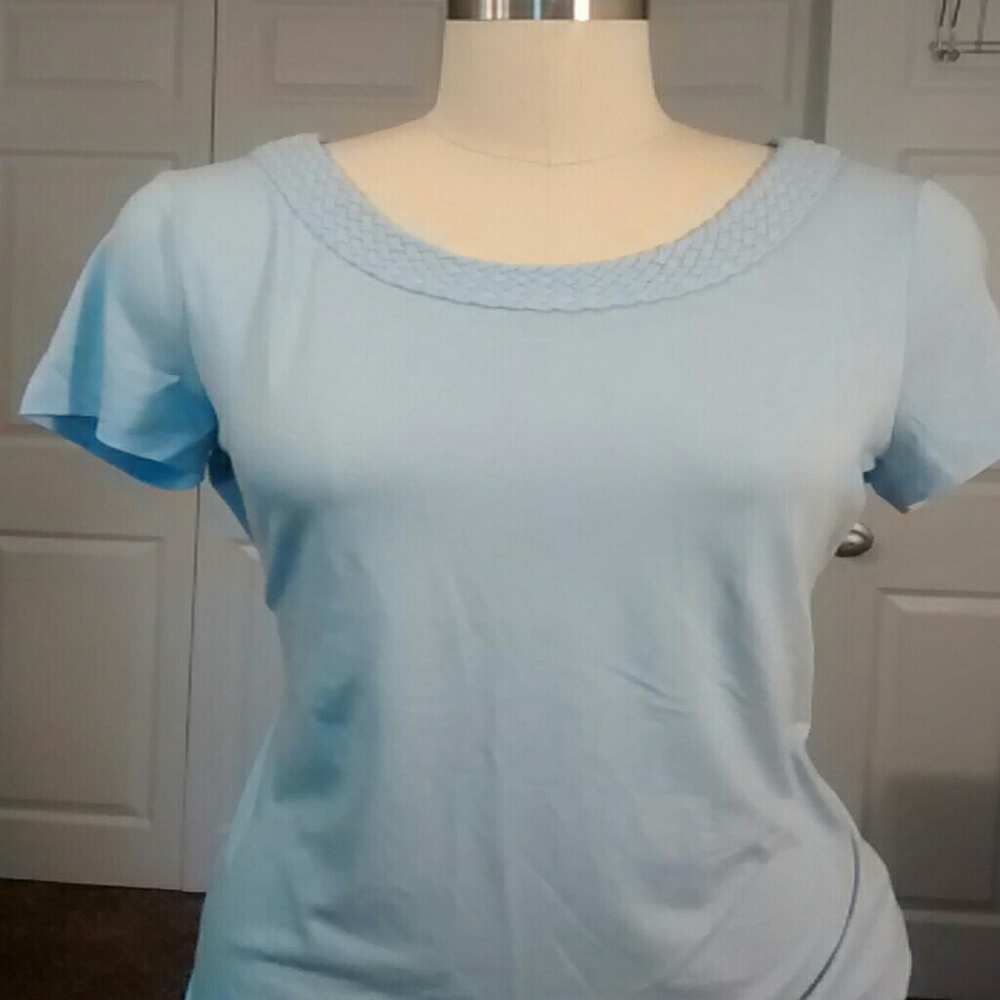 Size medium braided neckline t-shirt