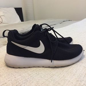 Nike Roshe Run 🏃🏻