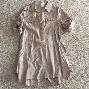 Tan tunic with buttons down the back