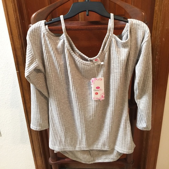 Wanna This Sweaters - Wanna This cold shoulder sweater 🎈🎈🎈