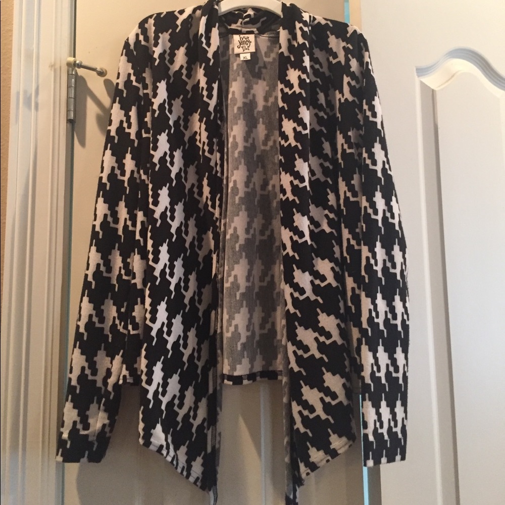 Ivy Jane Houndstooth Cardigan