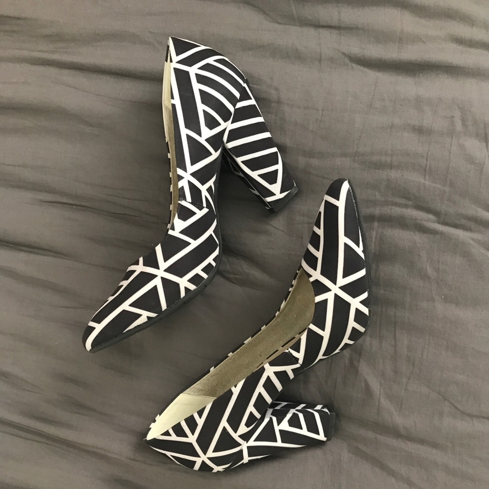 BC textile black and white heels! Like New!!!