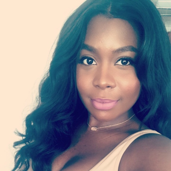 Meet your Posher, Awaka - Picture 1 of 1