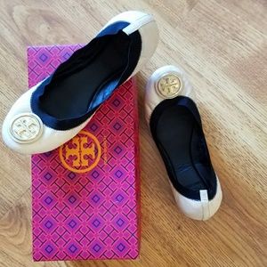 24 HR SALE Tory Burch Caroline Flats