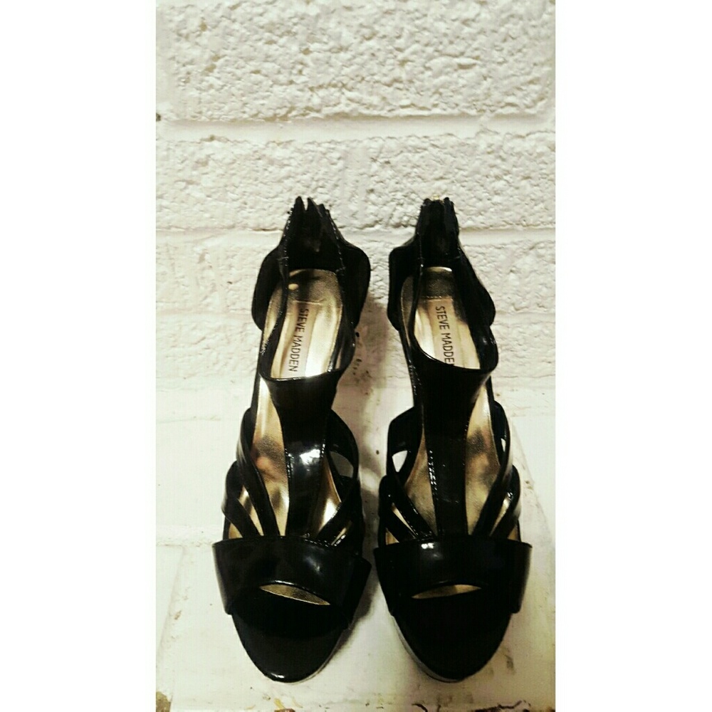 Steve Madden Black Wedges