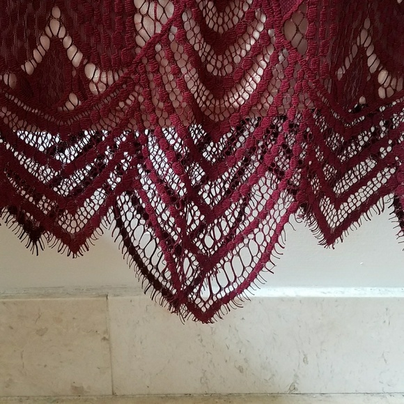 Classy Long Sleeve Red Laced Dress - Picture 4 of 5