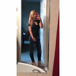 Meet your Posher, Kayla