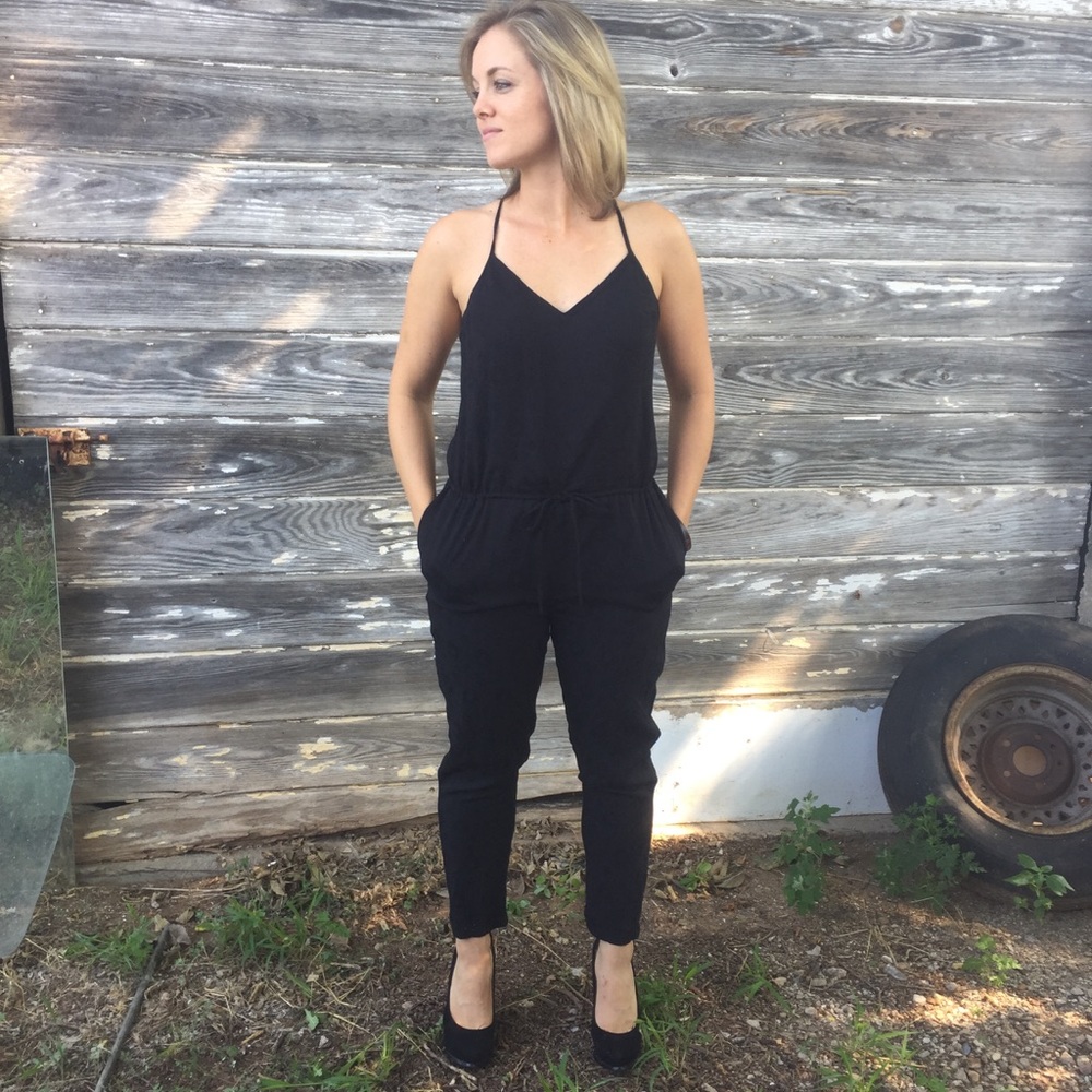 New!! Vera Wang strapy Jumper in black