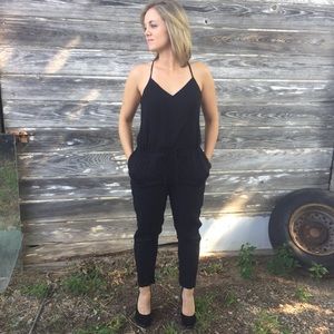 New!! Vera Wang strapy Jumper in black