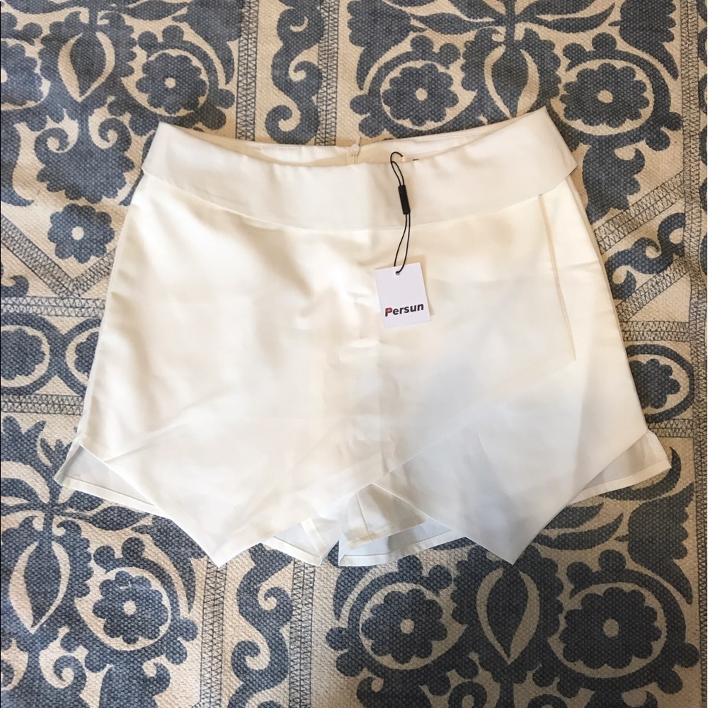 White Envelope skort