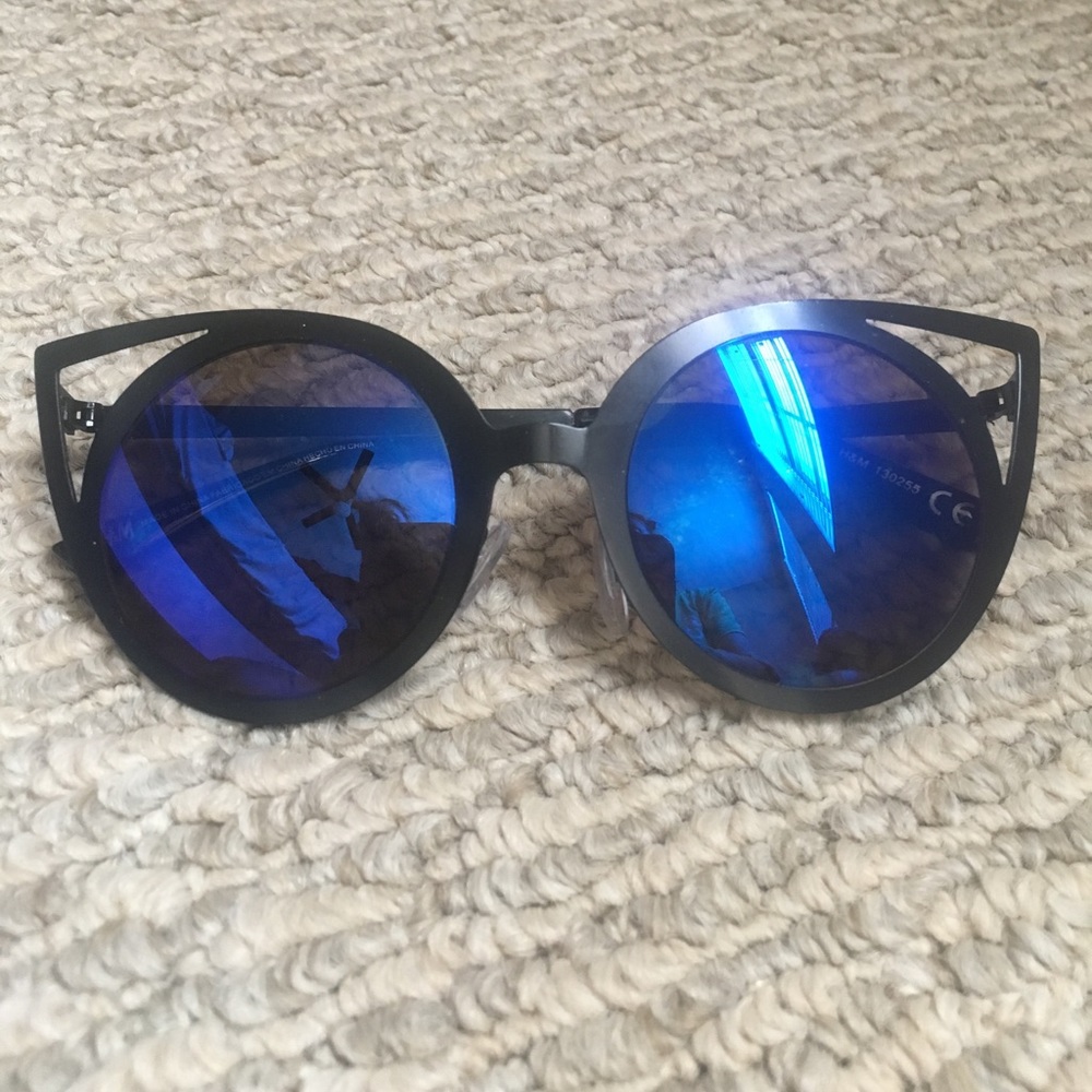 Cat eye sunglasses