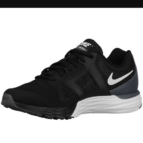 Nike Shoes - Black Nike Tri Fusion